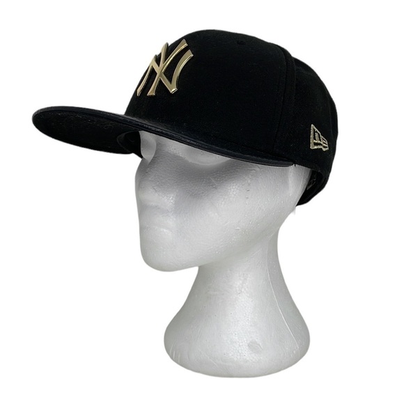 New York Yankees Baseball Cap Black Gold Adjustable Size Medium - Large M - L - Picture 2 of 12